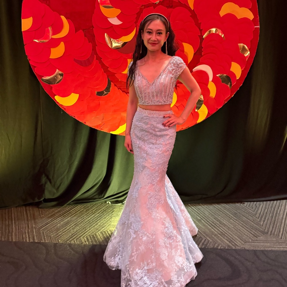 Sherri hill size 0